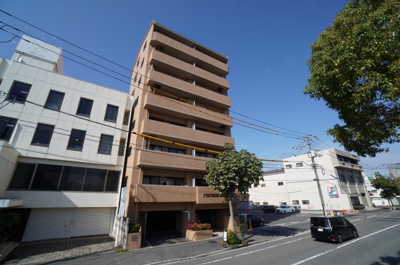 【外観】 | ライオンズマンション舟入中町 | 【資料には掲載していない情報】
物件の陽当りや通風・仕様設備やお部屋の大きさの比較、
近隣・周辺環境や街並みなど、資料には掲載していない情報が
現地にはたくさんあります。是非ご確認ください。