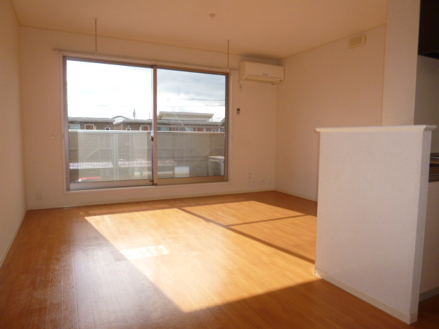 ひまわりＥの居間・リビング