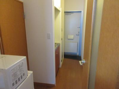 プレジール春日（旧レオパレス西院）の内装|廊下