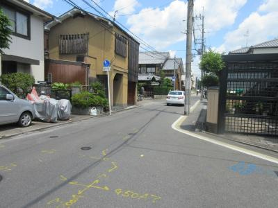 プレジール春日（旧レオパレス西院）の地図|前面道路