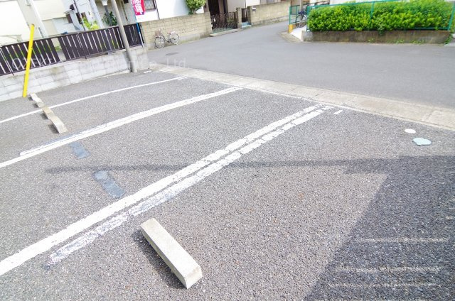 ハーモニーハイツの駐車場