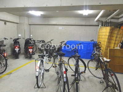 【その他共用部分】 | カサ・デ・グラナダ | バイク置き場