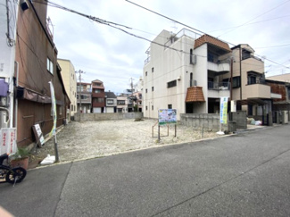 【前面道路含む現地写真】