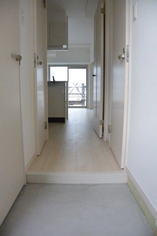 【玄関】 | ルヴェドゥソレイユ | 同建物サンプル画像