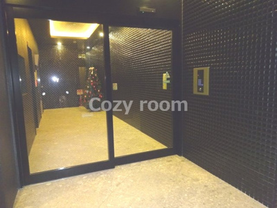 【エントランス】 | ディームス江坂駅前Ⅱ | 落ち着いたエントランスです