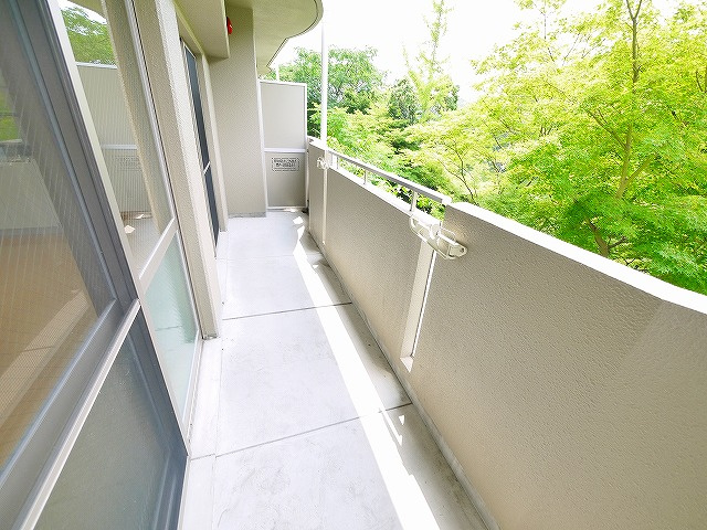 Hale学園前のバルコニー|お洗濯にも便利なバルコニー付き