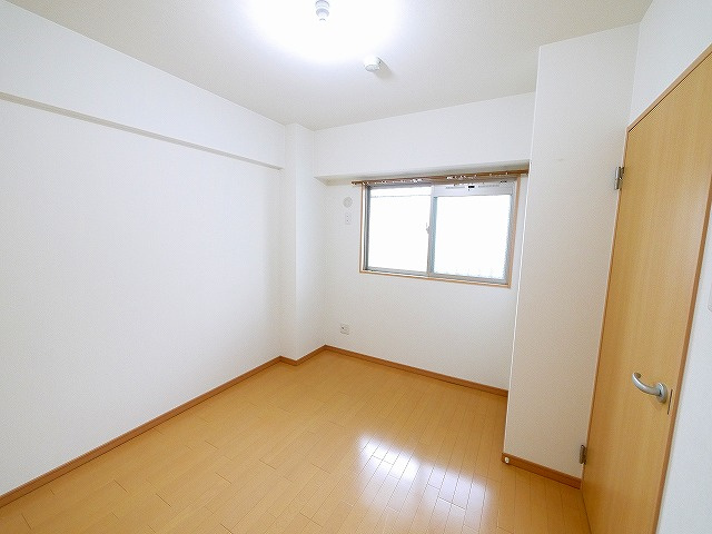 Hale学園前の寝室|落ち着いた色調の寝室です