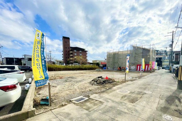 クロワールタウン東羽衣の前面道路含む現地写真|前面道路含む外観写真