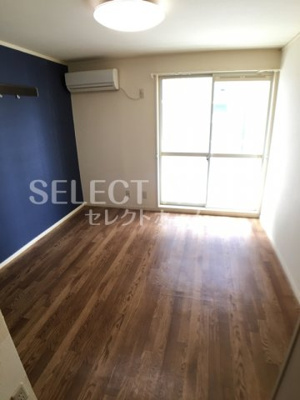 【居間・リビング】 | 明大寺ハイツ | ゆったり過ごせるリビングです