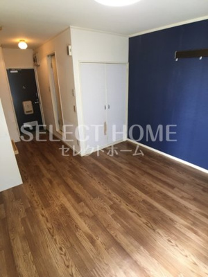 【寝室】 | 明大寺ハイツ | 落ち着いた色調の寝室です