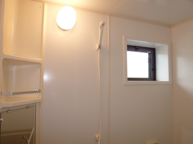 プチパール四番浜の浴室|浴室窓