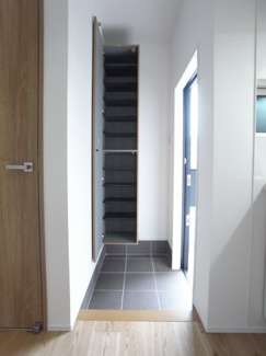 【玄関】 | ピアニーフィールドD