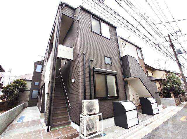 落ち着いた雰囲気の外観です