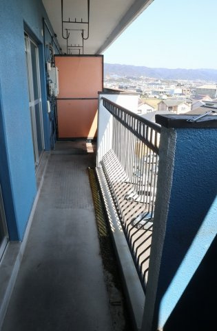 コーポサンライトのバルコニー|暖かな日差しのふりそそぐバルコニー