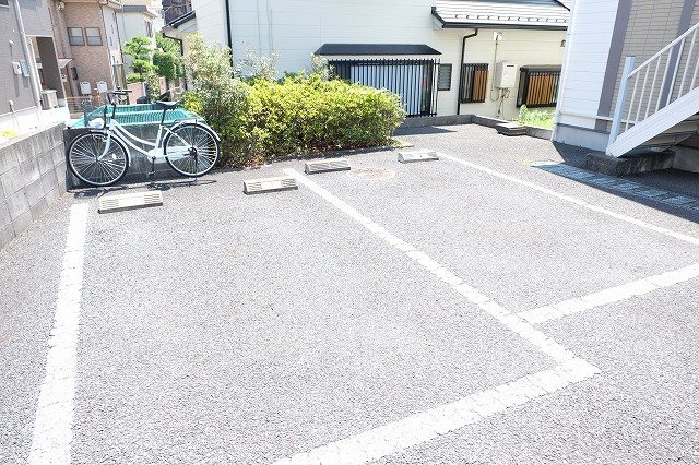 MIKAMIの駐車場