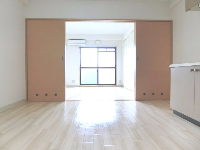 エスペラール・ミヤの居間・リビング