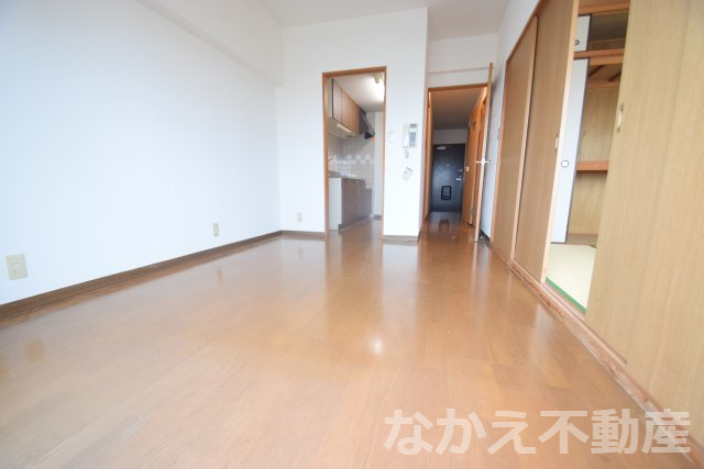 【居間・リビング】 | こちらの居間で趣味の時間をお楽しみください