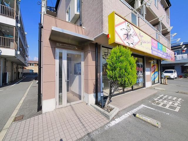 カンタベリープレイスのエントランス|ゆとりのあるエントランスです