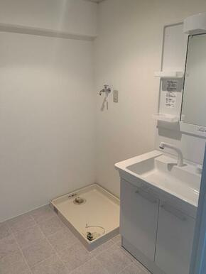 №8山一ビルの洗面所|脱衣スペースもあります