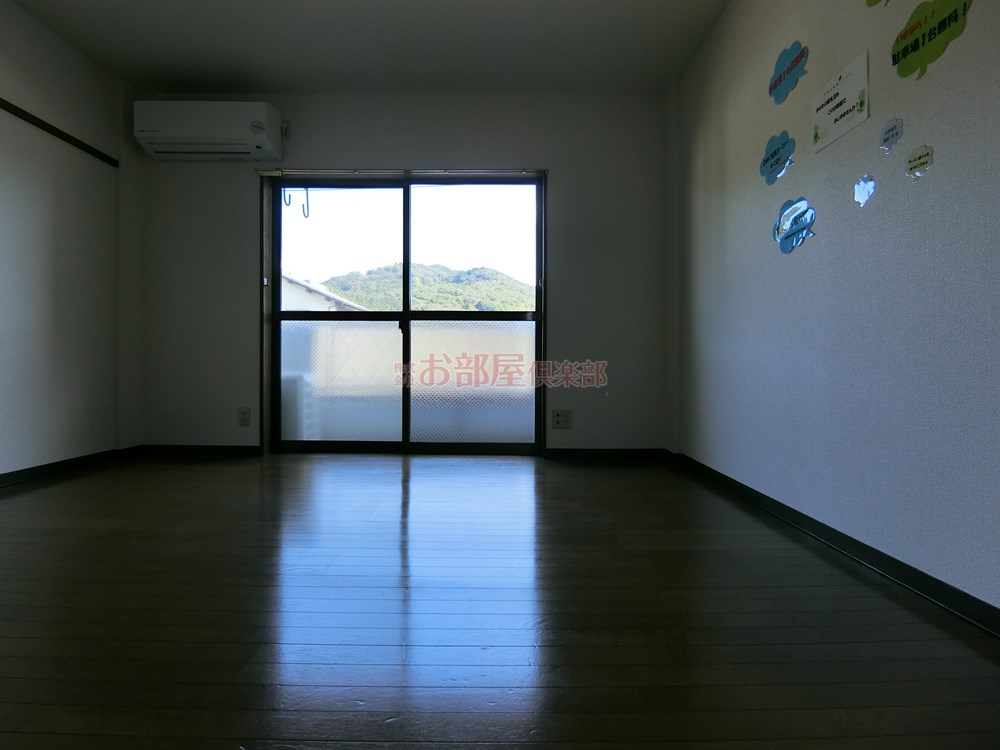 セレクトハイツの洋室