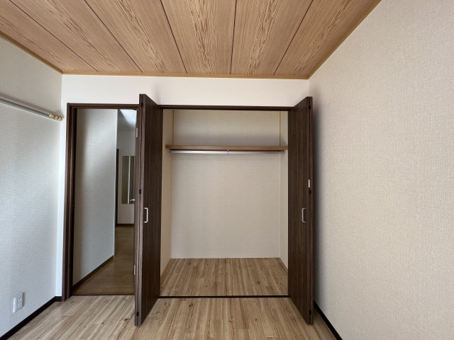 セジュール碧Cの玄関|南洋室クローゼット