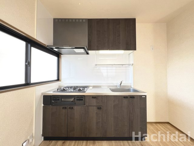 セジュール碧Cのキッチン|落ち着いた色調のキッチン