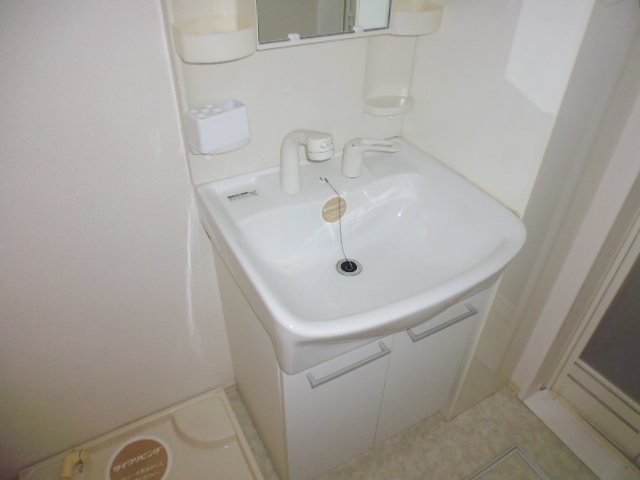 倉敷市児島小川４丁目のアパートの独立洗面台|洗髪洗面化粧台