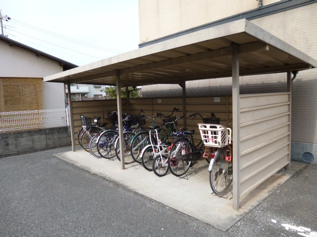 倉敷市福島のアパートのその他共用部分|自転車置き場