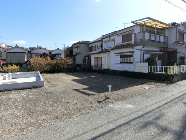 明石市朝霧南町　土地の前面道路含む現地写真