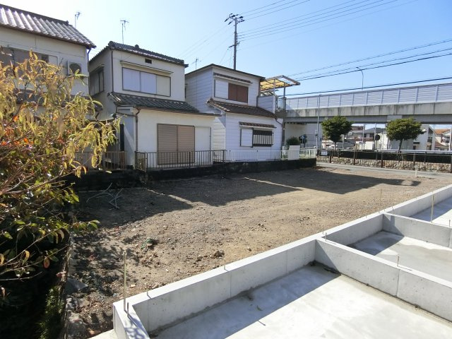 明石市朝霧南町　土地の前面道路含む現地写真|敷地北側から撮影