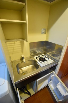 【キッチン】 | エスティライフ梅田新道 | コンパクトなキッチンで掃除もラクラク