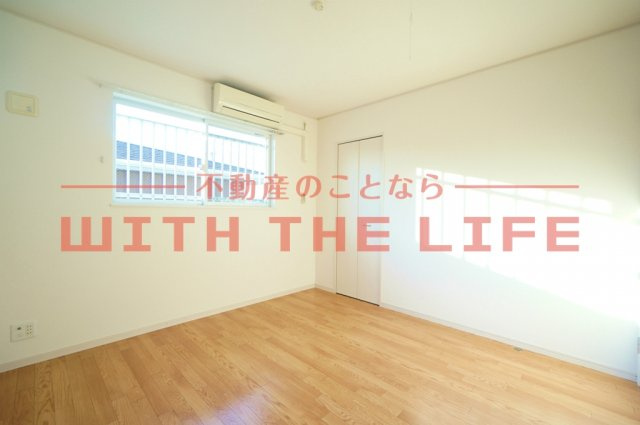 エモアメゾン【キャッシュバック対象物件】の洋室|明るい洋室です