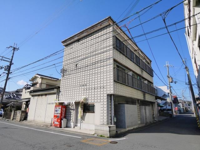 ハイツ中御門の外観
