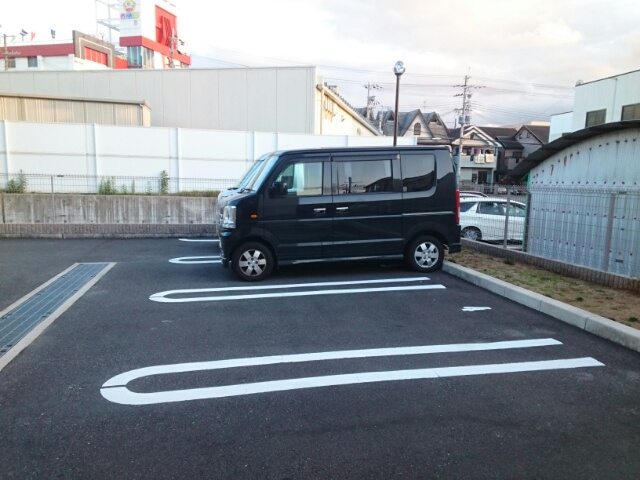 カーネプレッソの駐車場