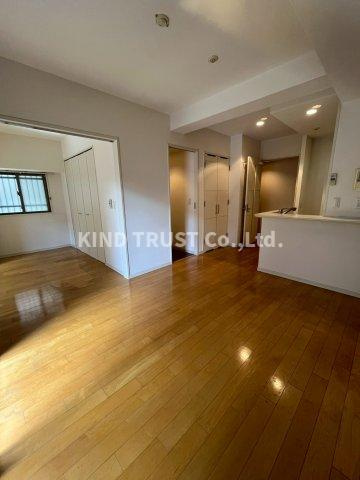 グレンパーク梅田北の居間・リビング|こちらの居間で趣味の時間をお楽しみください