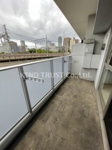 ノブレ梅北のバルコニー|暖かな日差しのふりそそぐバルコニー