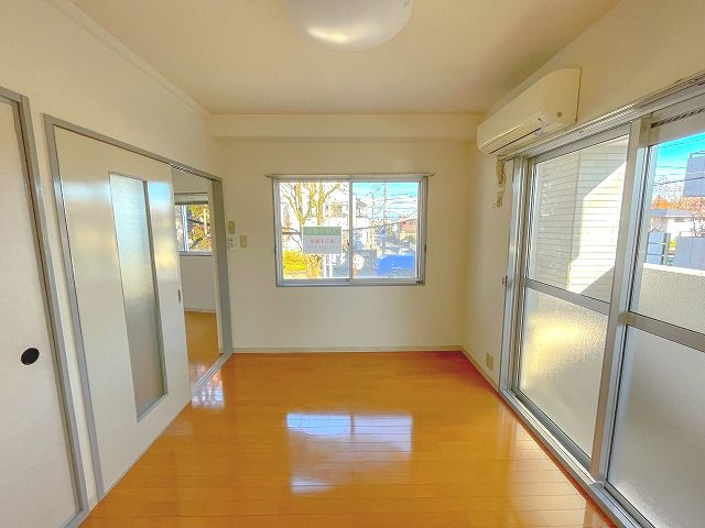 レジデンス司の洋室|明るい洋室です