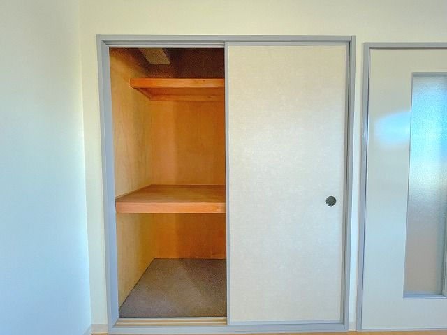 レジデンス司の収納|こまごまとしたものを収納できそうですね