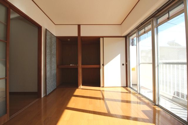 OKマンションの内装|おしゃれな内装です
※間取り反転の場合あり、内装が若干異なる場合がございます