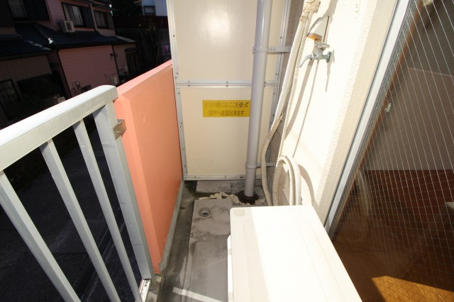 OKマンションのバルコニー|バルコニーからの眺めを楽しみながら食事をしませんか