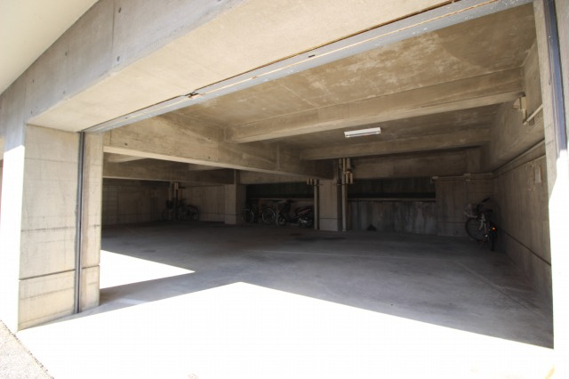 OKマンションの駐車場|カースペースがあります