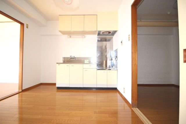 OKマンションの居間・リビング|ゆったり過ごせるリビングです
※間取り反転の場合あり、内装が若干異なる場合がございます