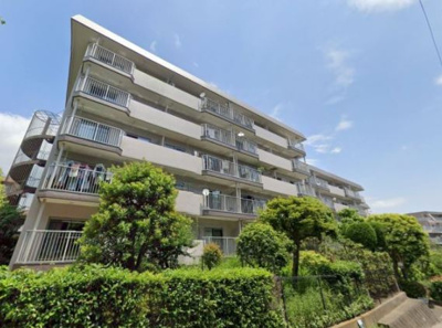【外観】 | グリーンヒルズ横浜C棟 | 昭和53年2月築のマンションです。
総戸数194戸の大規模物件につき管理費を安く抑えられます♪