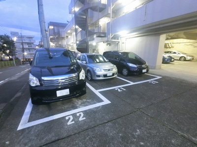 【駐車場】 | グリーンヒルズ横浜C棟 | 平置き駐車場です。