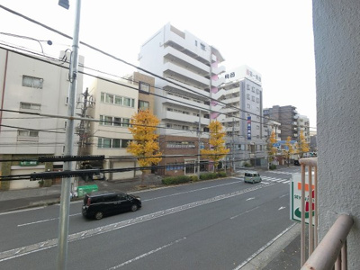 【展望】 | ライオンズマンション高砂 | ２階部分からの眺望です。
前面道路のため目の前に建物が無く開放的です。