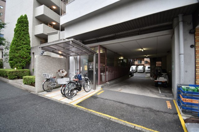 【駐車場】 | ライオンズマンション高砂 | 駐車場出入口です。