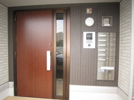 熊本市中央区本荘５丁目のアパートのエントランス