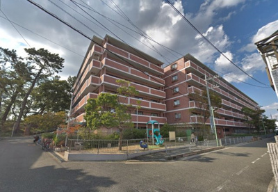 【外観】 | デ・リード緑地公園 | 【現地写真】
 総戸数102戸のマンションです♪