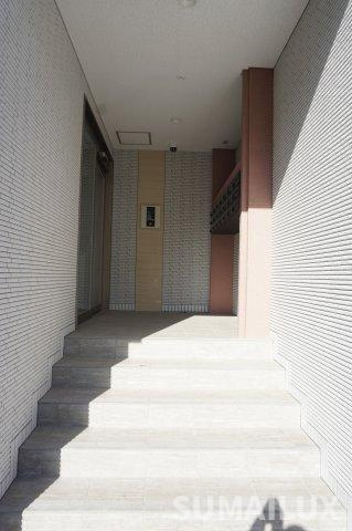 熊本市中央区黒髪５丁目の賃貸マンションのエントランス