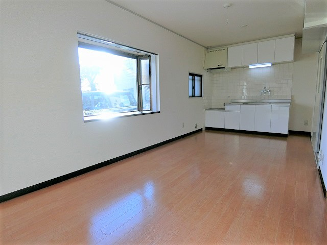 サンライズ西川の居間・リビング